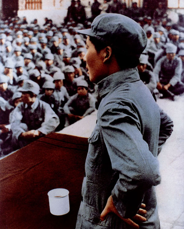 毛主席的讀書之道：有字的講義是書，社會上的一切也是書