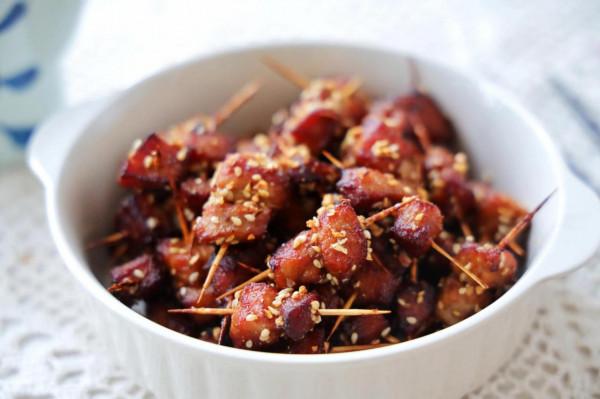 可以當零食吃的豬肉做法，焦香有嚼勁，不用油炸，健康又解饞