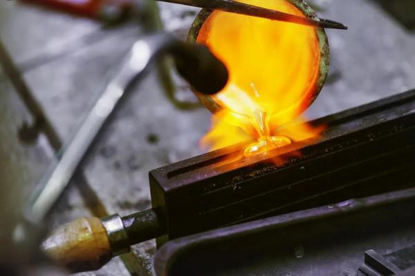 純金本身無毒，傳說中的&OpenCurlyDoubleQuote;吞金自殺&rdquo;常與物理損傷及雜質有關