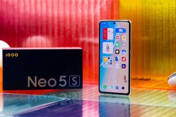 2021年12月三款熱門新機型總結：小米iQOO正常迭代，S12很不錯