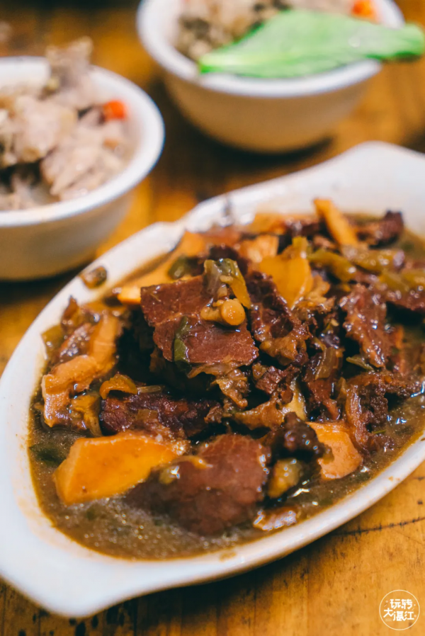 凌晨2:30營業，沒名字沒定位