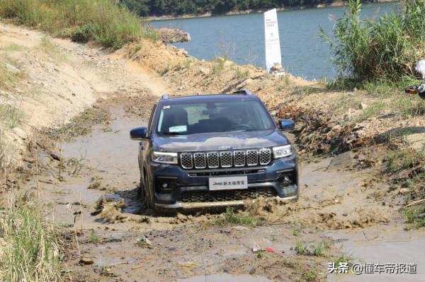 新車｜實力均衡，質感舒適！試駕新款Jeep大指揮官