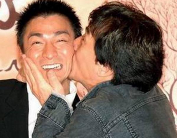 成龍入駐抖音，人氣力壓劉德華？