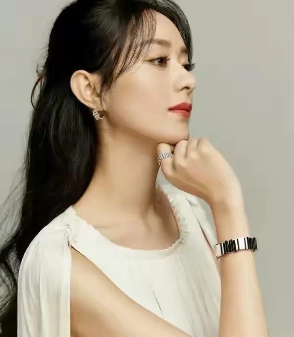 穎寶美的優雅知性了