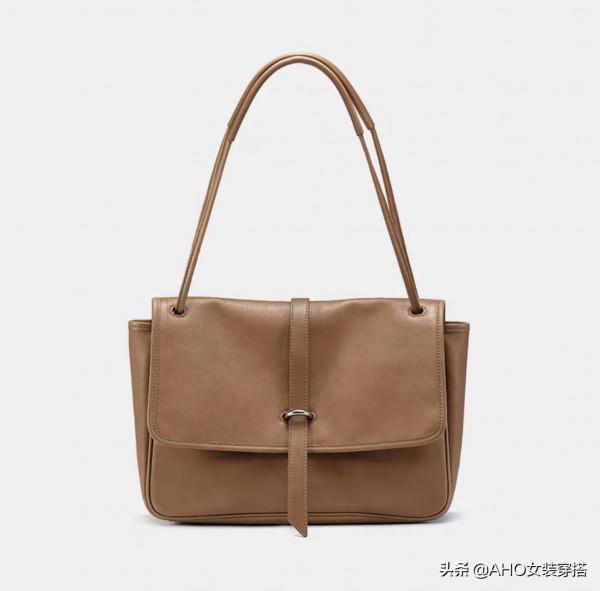 大衣穿搭分享丨即便手上佈滿柴米油鹽,眼裡也要有星辰大海 大衣穿搭分享丨即便手上佈滿柴米油鹽,眼裡也要有星辰大海