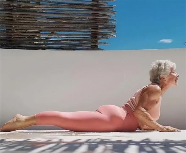 堅持健身有什麼用？看看這我74歲的老奶奶，狀態比同齡人好太多