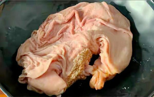 清洗豬肚,切記不要加鹽和麵粉洗!教你一招,乾淨衛生無異味 清洗豬肚,切記不要加鹽和麵粉洗!教你一招,乾淨衛生無異味