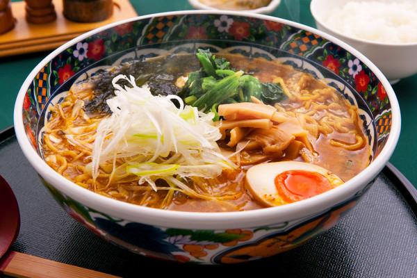 日本美食全紀錄：小吃、主食、菜餚、甜點、飲料，一個也不能少