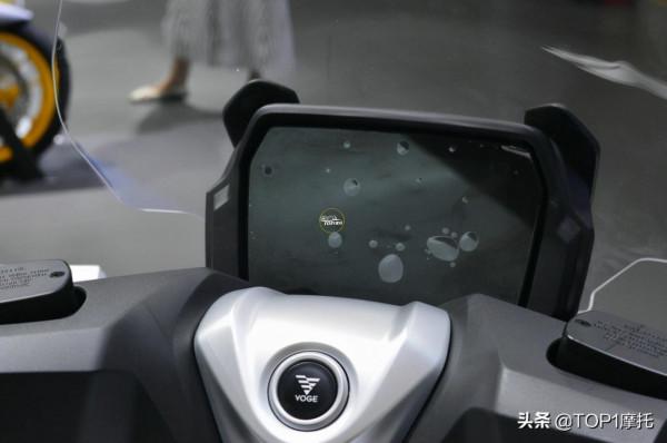 重慶摩博會回顧丨隆鑫350T大踏板亮相 濃濃的“寶馬血統”