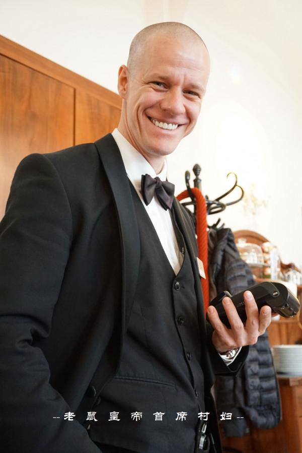 茜茜公主：被皇后事業耽誤的美妝時尚博主，身高173腰圍僅50