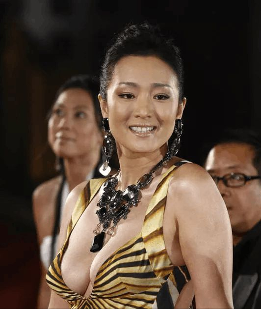 頒獎摔話筒、隔空放黑料，這6對“冤家”明星，很難再和好