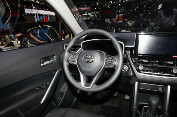 豐田鋒蘭達正式上市，低價是最大賣點，哪一款更划算？