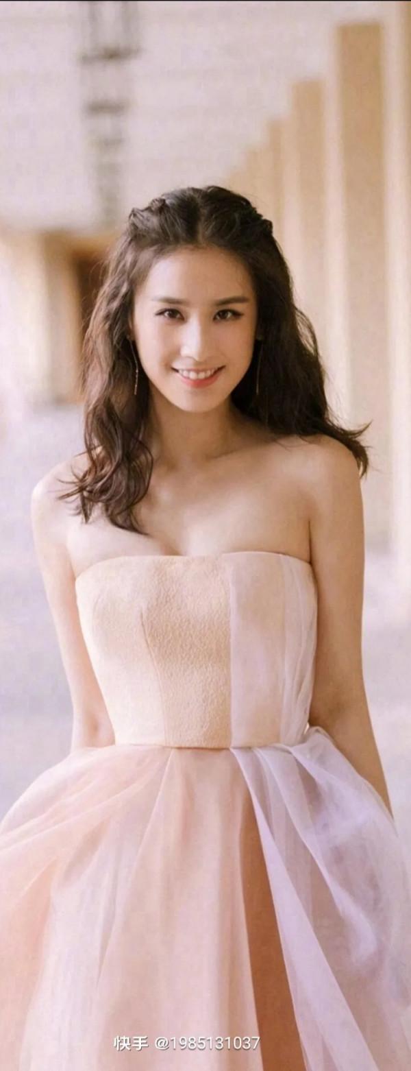 黃聖依美照一冊,欣賞 黃聖依美照一冊,欣賞