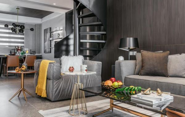 男導遊的家，用基礎的圖形加線條，裝扮出令人嚮往的家