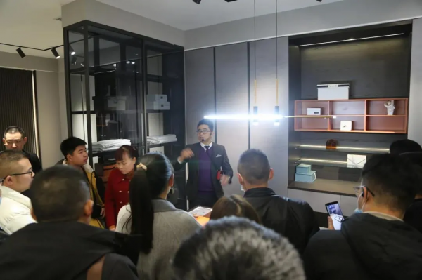 產品為王，模式制勝，金虎全屋定製新品戰略釋出會成功舉辦