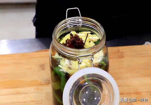 線椒這樣醃製簡單不變質,存放一年都沒問題,香辣入味,清脆爽口 線椒這樣醃製簡單不變質,存放一年都沒問題,香辣入味,清脆爽口