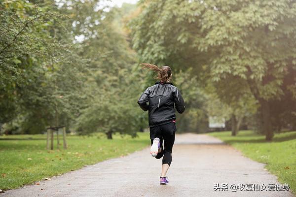 跑步和跳繩哪個減肥更快?看看以下對比,就明白哪個更加適合自己 跑步和跳繩哪個減肥更快?看看以下對比,就明白哪個更加適合自己