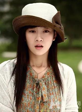 近期張檬官宣結婚，在剛好的年紀遇到愛的人，雙向奔赴，幸福啊