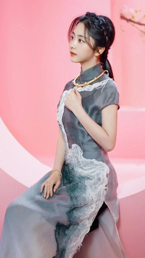 譚松韻：清純的娃娃臉