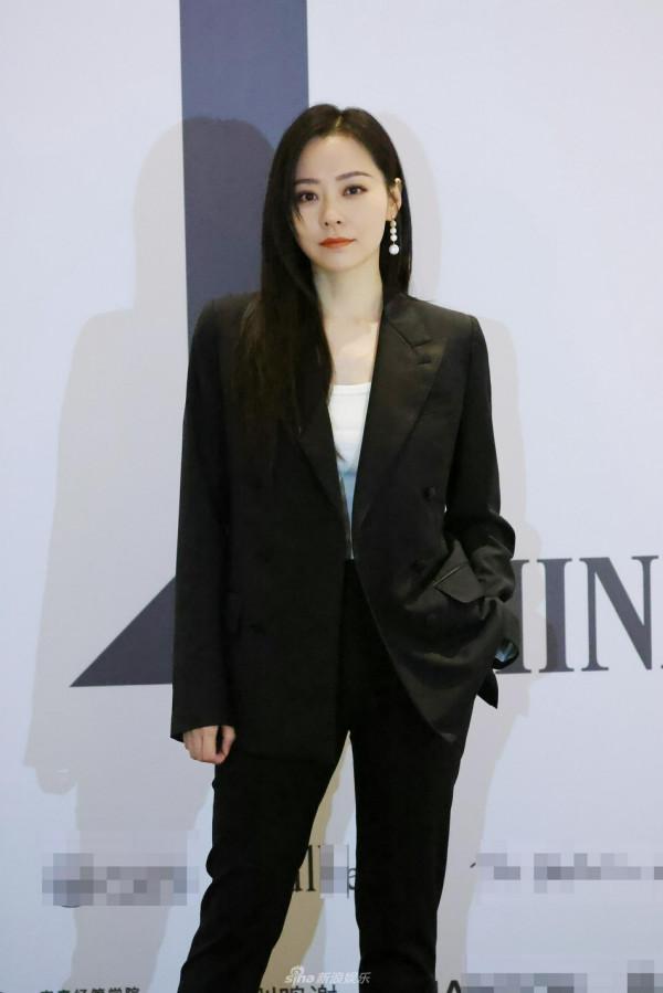 眾星亮相T風格論壇 景甜張靚穎黑西裝比美
