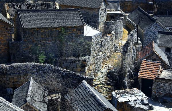 東姚石大溝村，一個用石頭壘砌的世界