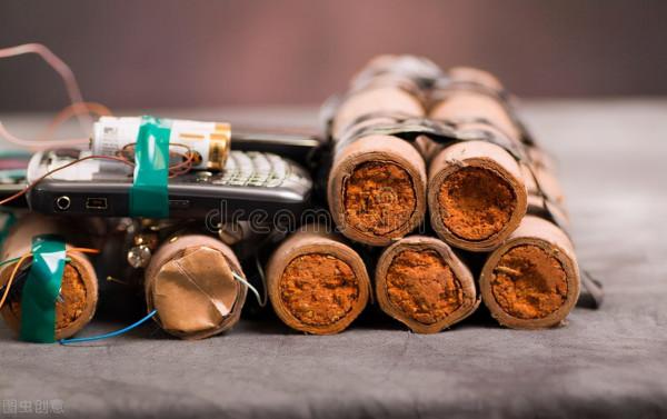 義大利是豬隊友的天花板，隆美爾是著名的戰將，他們會擦出啥火花