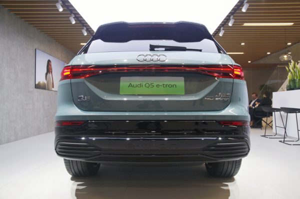 上汽奧迪Q5 e-tron亮相廣州車展，豪華純電SUV開啟預訂