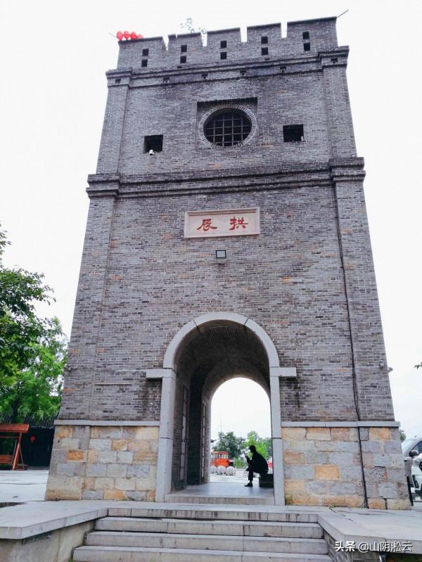 吳氏誠善發家號稱窯灣半街，來薰勇險立關可謂運河鎖鑰