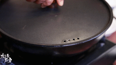 冬食豬蹄賽熊掌!這道鮮美的豪華版紅燒豬蹄,只需三步… 冬食豬蹄賽熊掌!這道鮮美的豪華版紅燒豬蹄,只需三步…