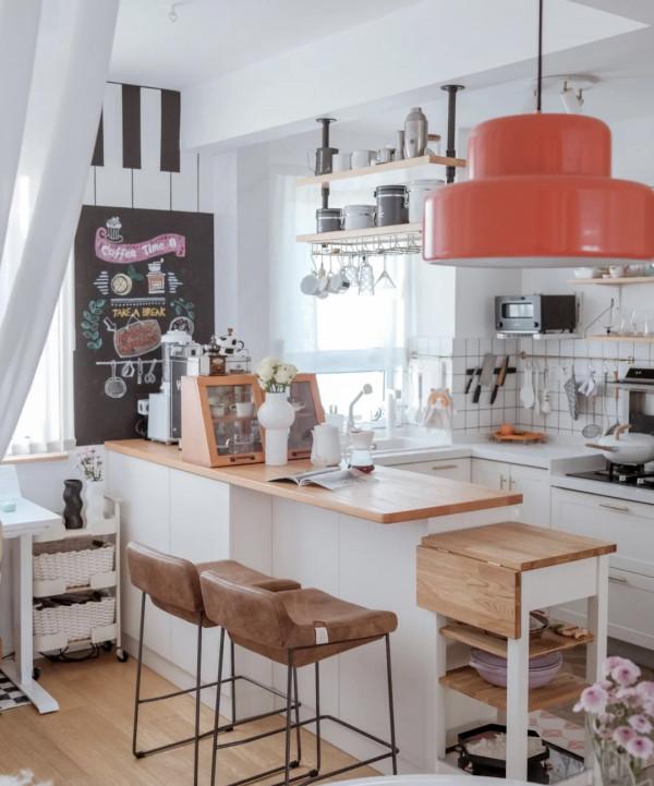 70㎡老破小，堅決砸掉兩面牆，讓客餐廚、書房一體化，太讚了