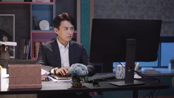 《突圍》靳東秦嵐夫妻倆的家，普普通通的，跟老幹部人設完全不符