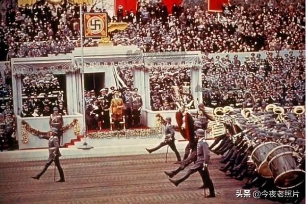 28張顛覆想象的老照片：落在德軍胸上的烏鴉，希特勒的純金城堡