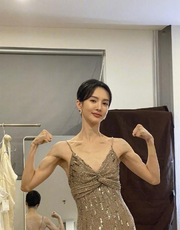 &OpenCurlyDoubleQuote;內卷&rdquo;下暴瘦的10位女星，有人瘦到22公斤，體力不支只能坐輪椅