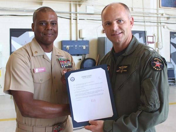 美軍戰機，塗上了中國空軍標誌！兇相畢露，把誰當敵人已不再遮掩