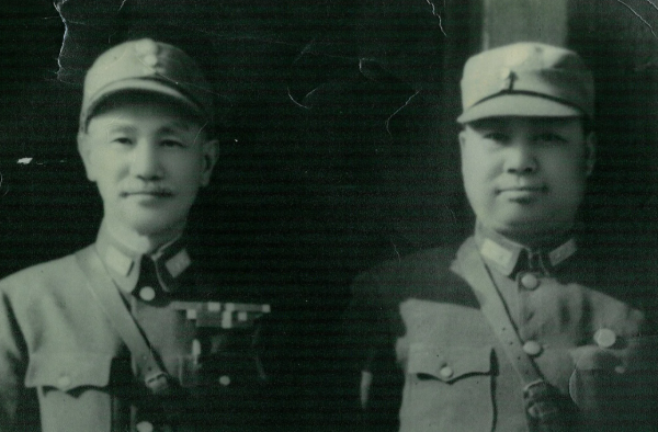 關麟徵宣佈蔣介石決定，會上哭聲一片，杜聿明回憶：我含淚登車