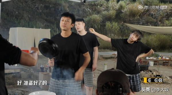 《五哈2》好生猛！鄧超被“逼”吃鯡魚罐頭，鹿晗崩潰找網友算賬