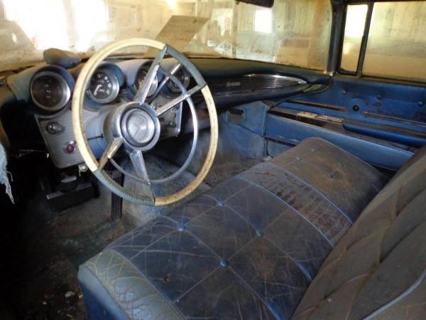 穀倉發現當年尺寸最大豪車 1960年林肯大陸Mark III 穀倉發現當年尺寸最大豪車 1960年林肯大陸Mark III