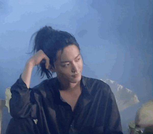 #肖戰時尚芭莎雜誌#荷塘映月色,月色撩人心,高馬尾永遠滴神 #肖戰時尚芭莎雜誌#荷塘映月色,月色撩人心,高馬尾永遠滴神