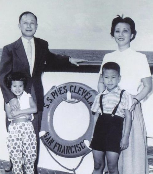 錢學森參加國宴,卻發現自己座位被佔,毛主席:你的名字是我劃的 錢學森參加國宴,卻發現自己座位被佔,毛主席:你的名字是我劃的