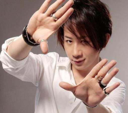 春晚捧紅的明星，有人曾是電子廠工人，有人成：全天下男人的情敵