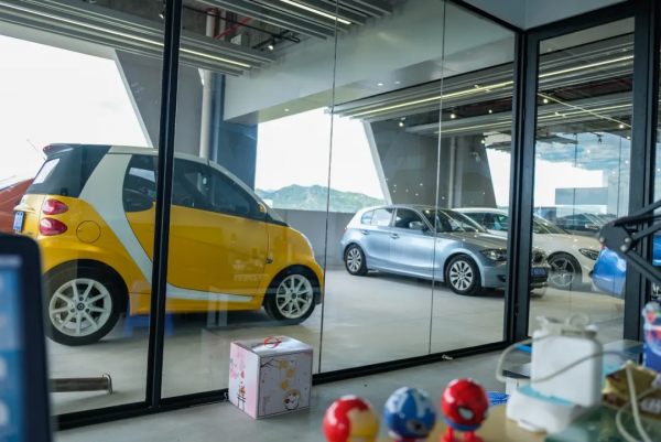 「阿站長開車」嚮往天空自由的小可愛——二手 敞篷SMART