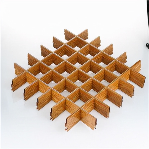 裝修寫字樓、房子。如何選購鋁格柵、鋁方通？