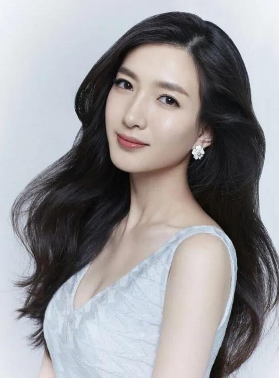 江疏影:一看就是御姐型的,尤其是第七張滿滿的征服欲 江疏影:一看就是御姐型的,尤其是第七張滿滿的征服欲