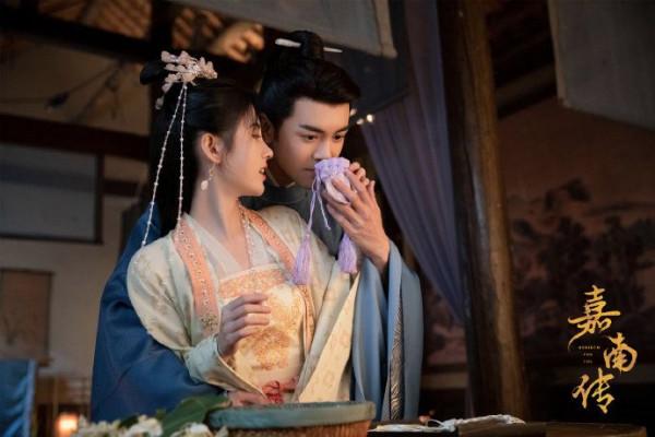 《嘉南傳》比起鞠婧禕誇張的裝扮,圓臉的王奕婷顯得格外清純靈動 《嘉南傳》比起鞠婧禕誇張的裝扮,圓臉的王奕婷顯得格外清純靈動