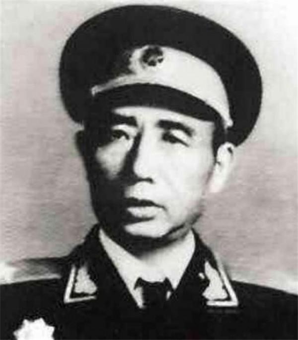 賀健：撒謊說去當鐵匠，當兵25年成司令，回家後被母親打了一巴掌