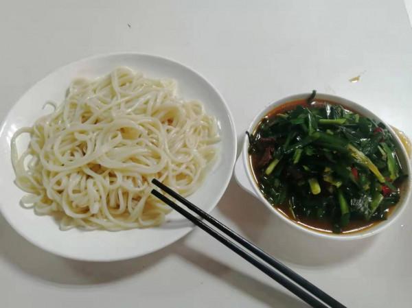 新疆拌麵，新疆人百吃不厭的家常主食