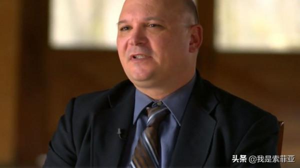 男子在家遇害，警方苦尋真兇無果，25年後，一個護士說她知道真相