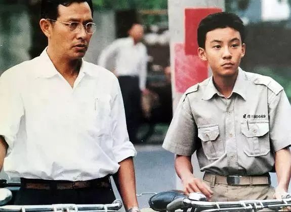 頂著噓聲拼命、父親去世才暴露身份，這8位星二代，每個都不簡單