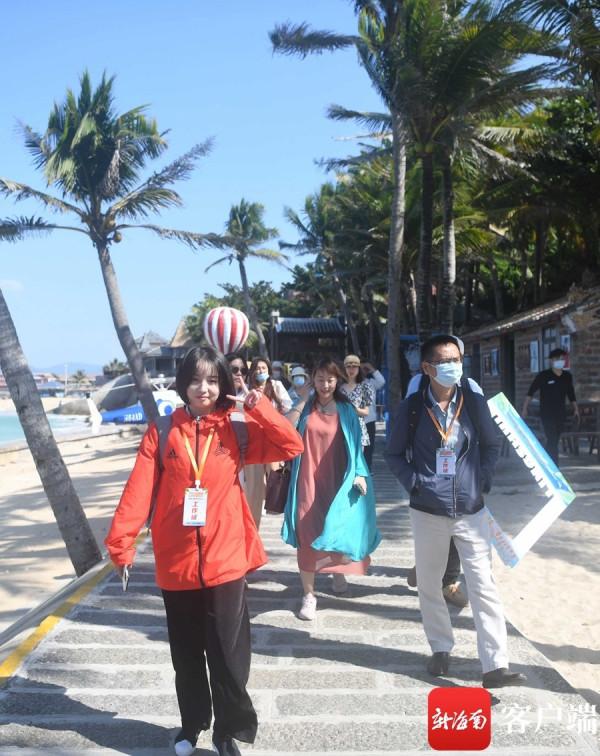 海南網媒行丨一界兩片天 網媒記者走進海南分界洲島 體驗“心靈分界線”魅力 感受海上速度與激情 海南網媒行丨一界兩片天 網媒記者走進海南分界洲島 體驗“心靈分界線”魅力 感受海上速度與激情