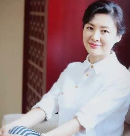 周濤：成熟大氣，溫柔端莊，有著中國女性的古典美